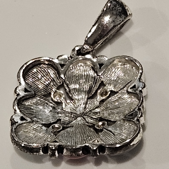 Chima enamel pendant - Picture 2 of 5